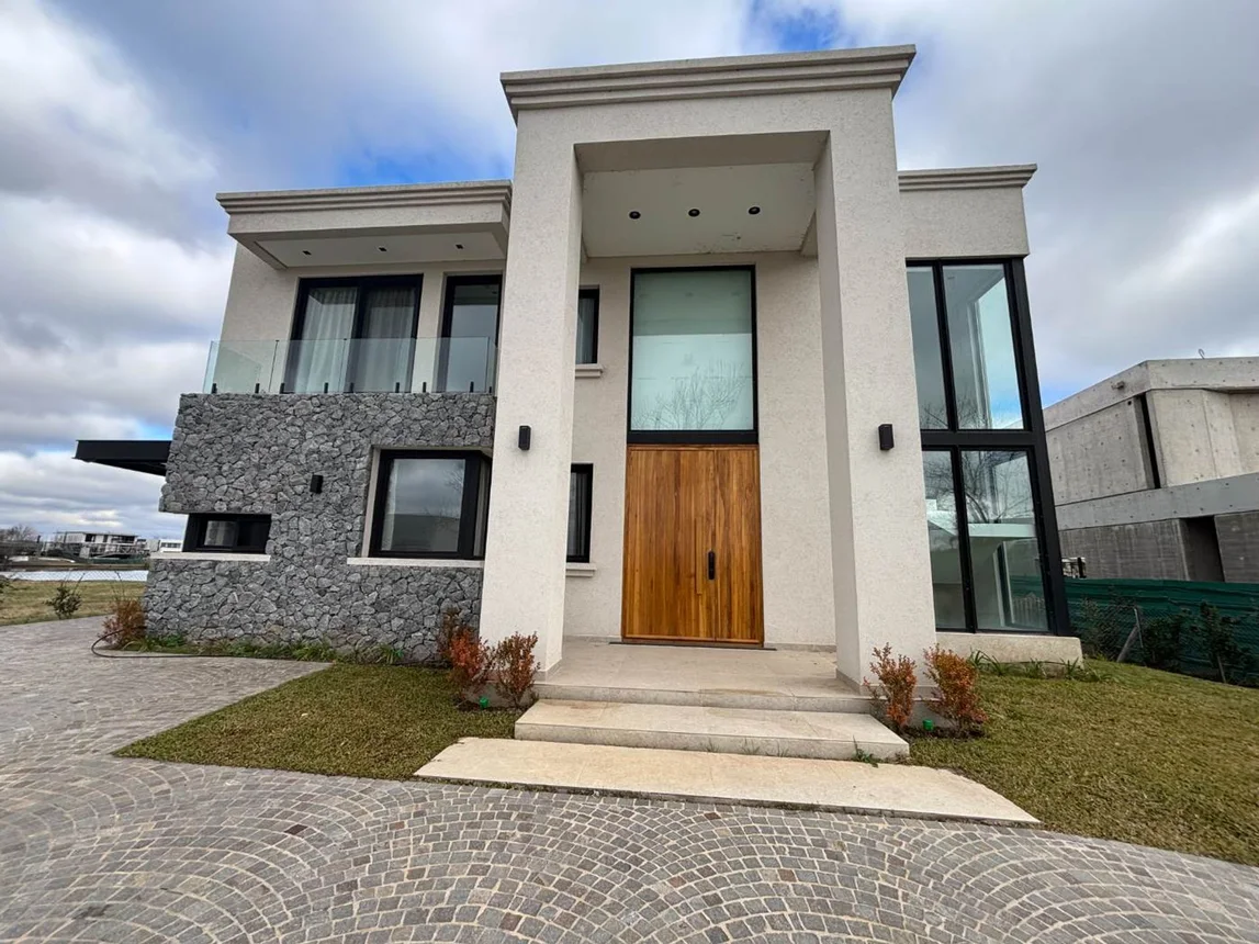 Casa de 6 ambientes en alquiler en Belén de Escobar, Avenida de los Lagos 100
