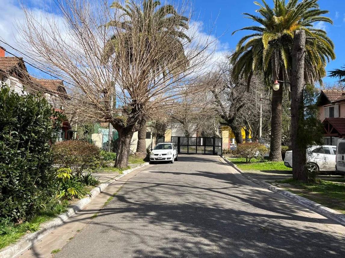 Casa dúplex en venta en Hurlingham, foto 2