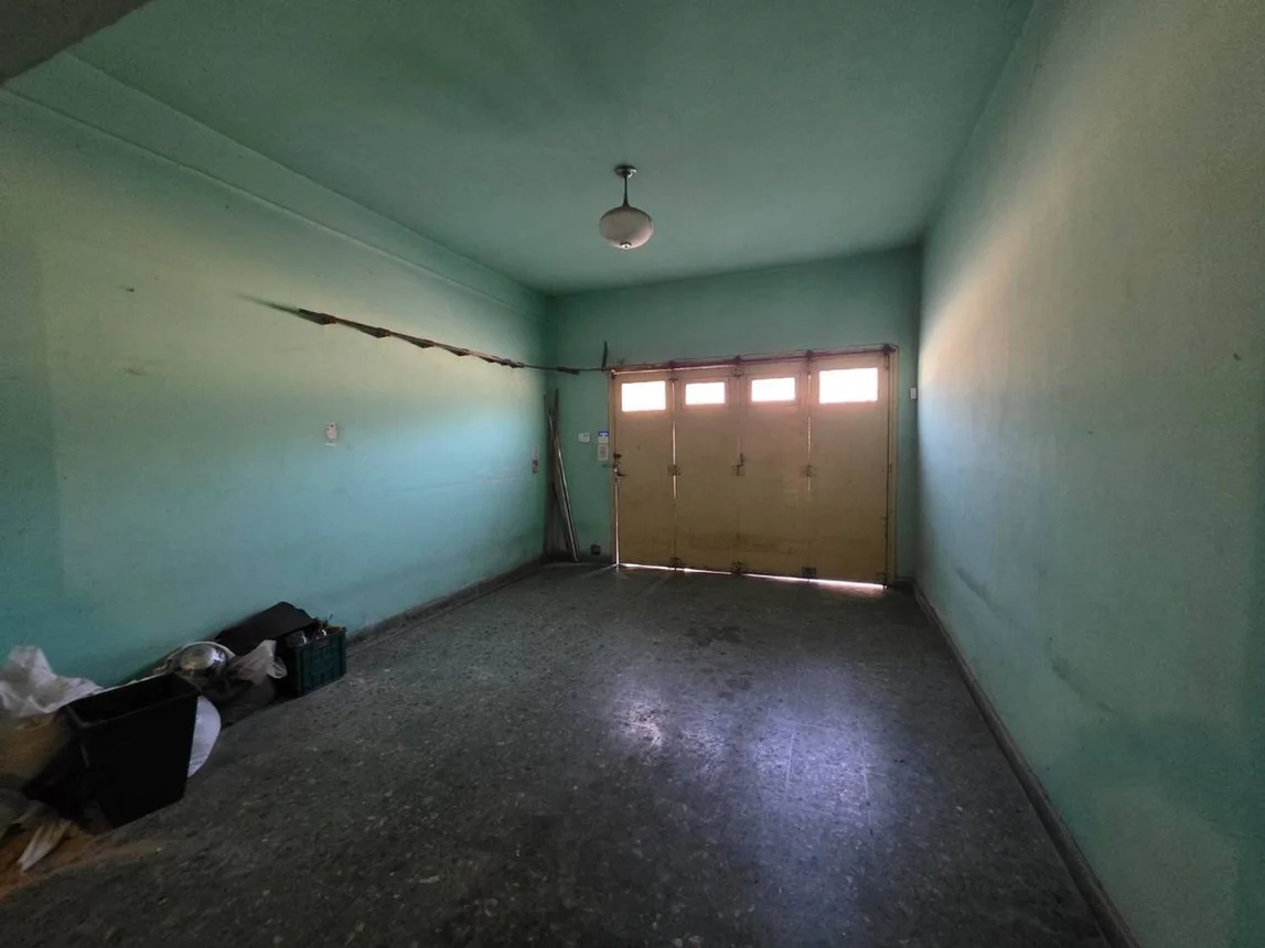 Casa de 7 ambientes en venta en Sarandí, Avenida Roca 2300, foto 3