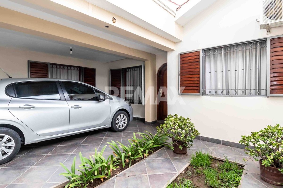 CASA VENTA EN SAN CARLOS ZONA SUR 5 DORMITORIOS - foto 2