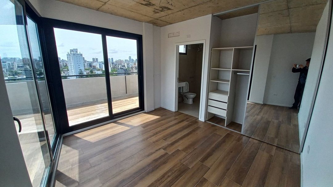 VENTA DÚPLEX 3 AMB. CHACARITA BALCÓN TERRAZA FTE.