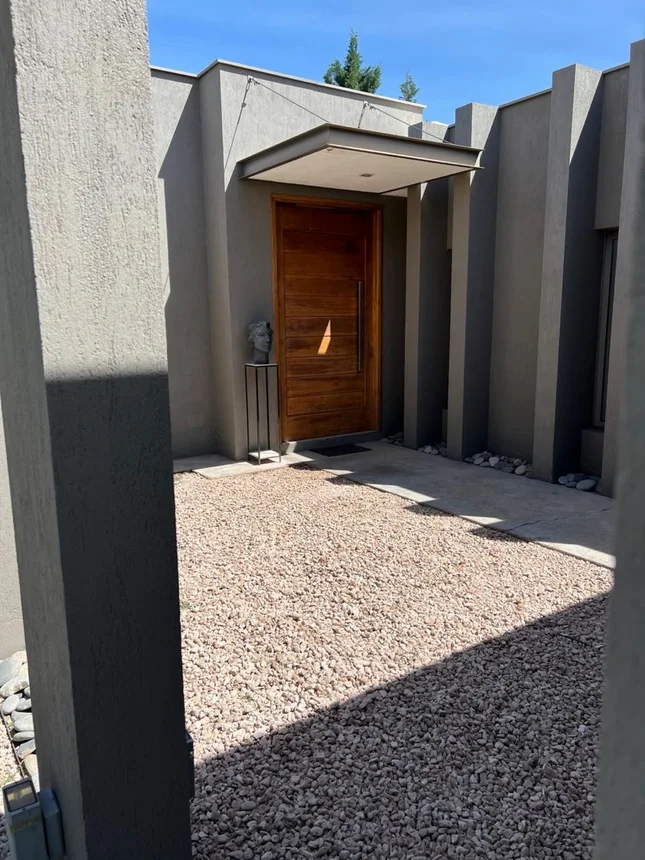 Casa en venta en Guaymallén, foto 2