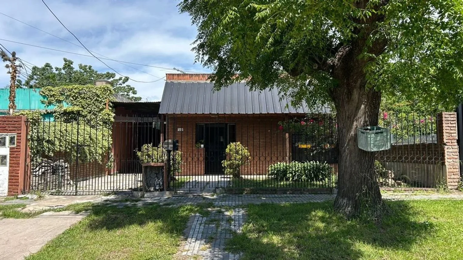 Casa en venta en Rafael Calzada, Falucho 3500