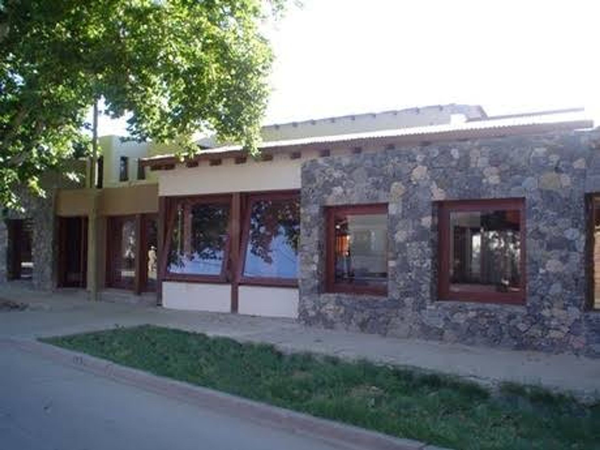 HOTEL 14 DORMITORIOS VENTA CAFAYATE INVERSION - foto 2