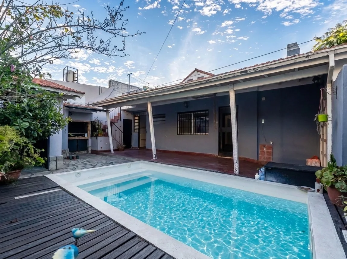 Venta casa 3 ambientes martínez c/pileta y cochera, foto 3