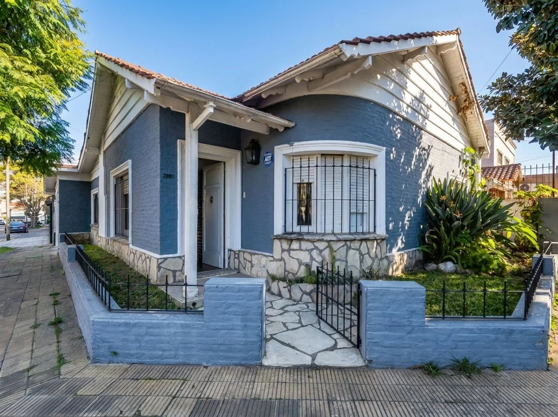 Venta casa 3 ambientes martínez c/pileta y cochera, foto 2