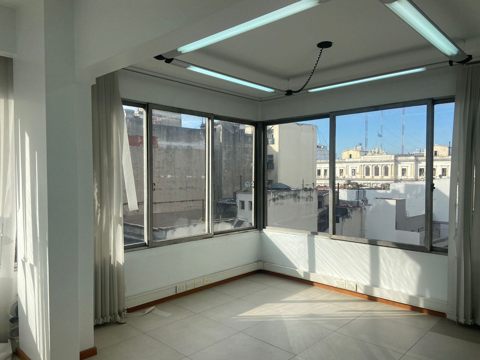 Foto 4 — ALQUILER OFICINA COMERCIAL 80 M2 MONSERRAT