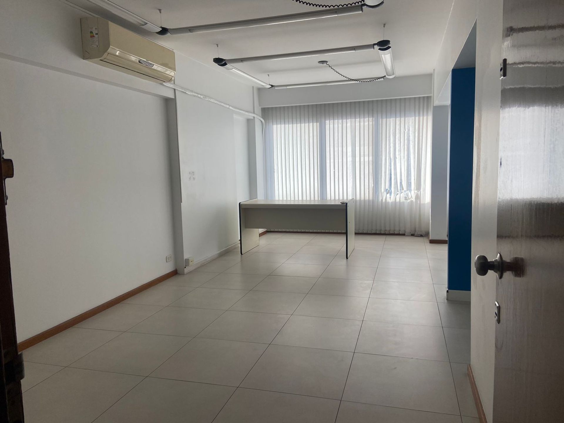 Foto 3 — ALQUILER OFICINA COMERCIAL 80 M2 MONSERRAT