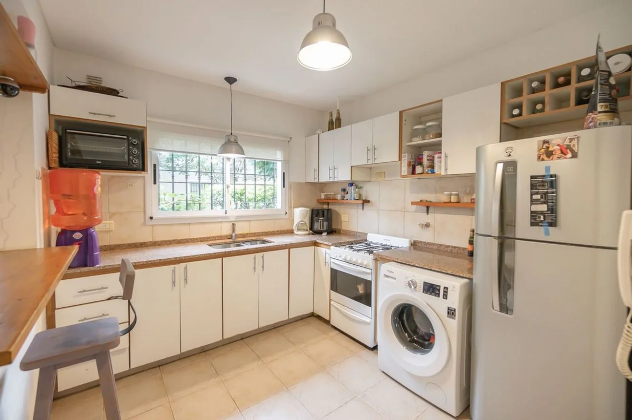 Casa tríplex en venta en Adrogué, foto 4