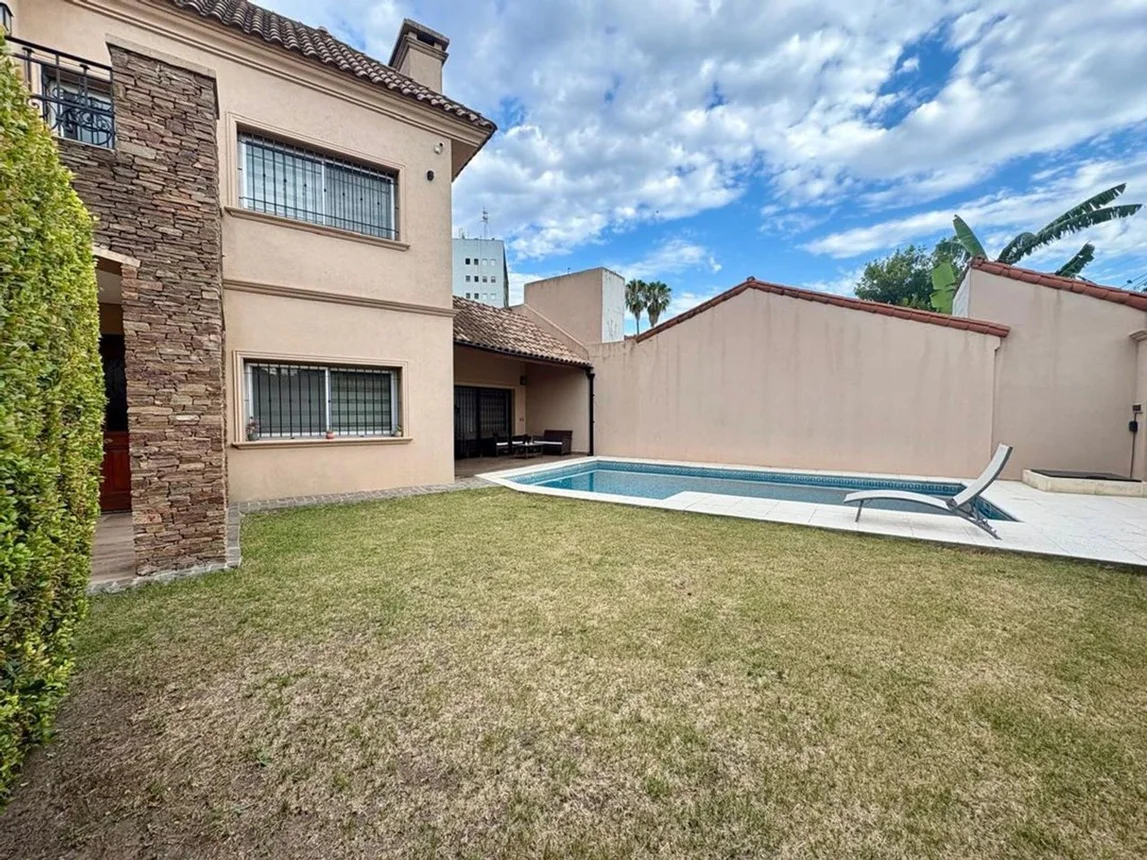 Casa de 6 ambientes en venta en Ciudad Jardín, De los Ceibos 6300, foto 3