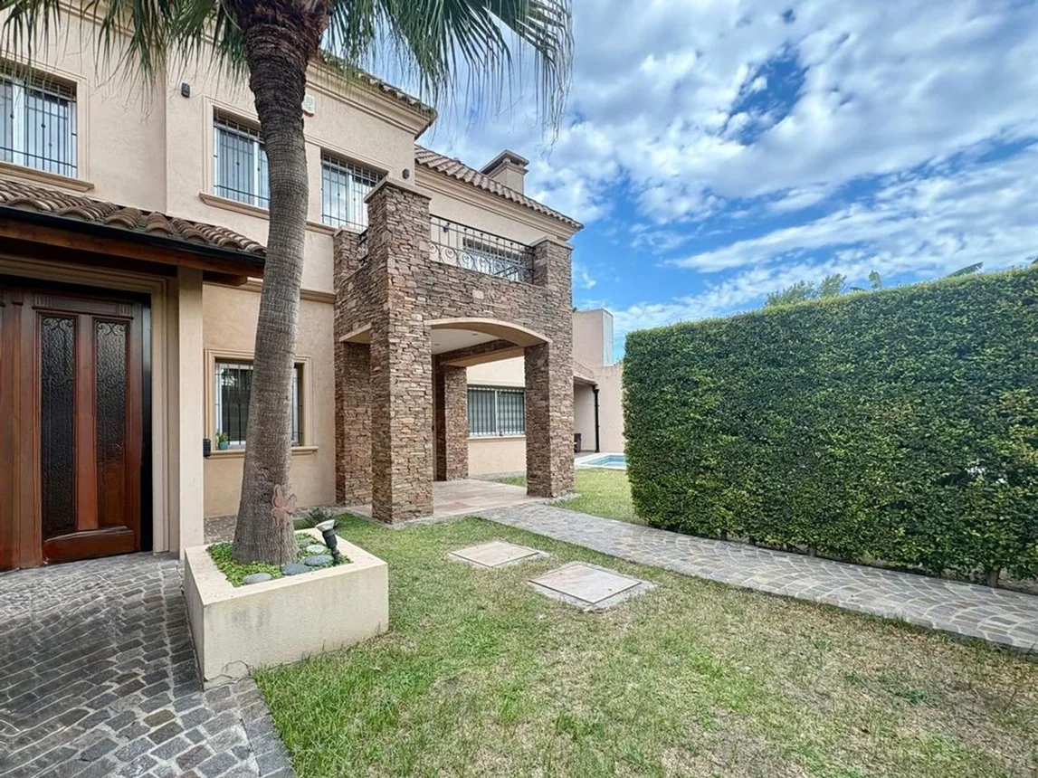 Casa de 6 ambientes en venta en Ciudad Jardín, De los Ceibos 6300, foto 2