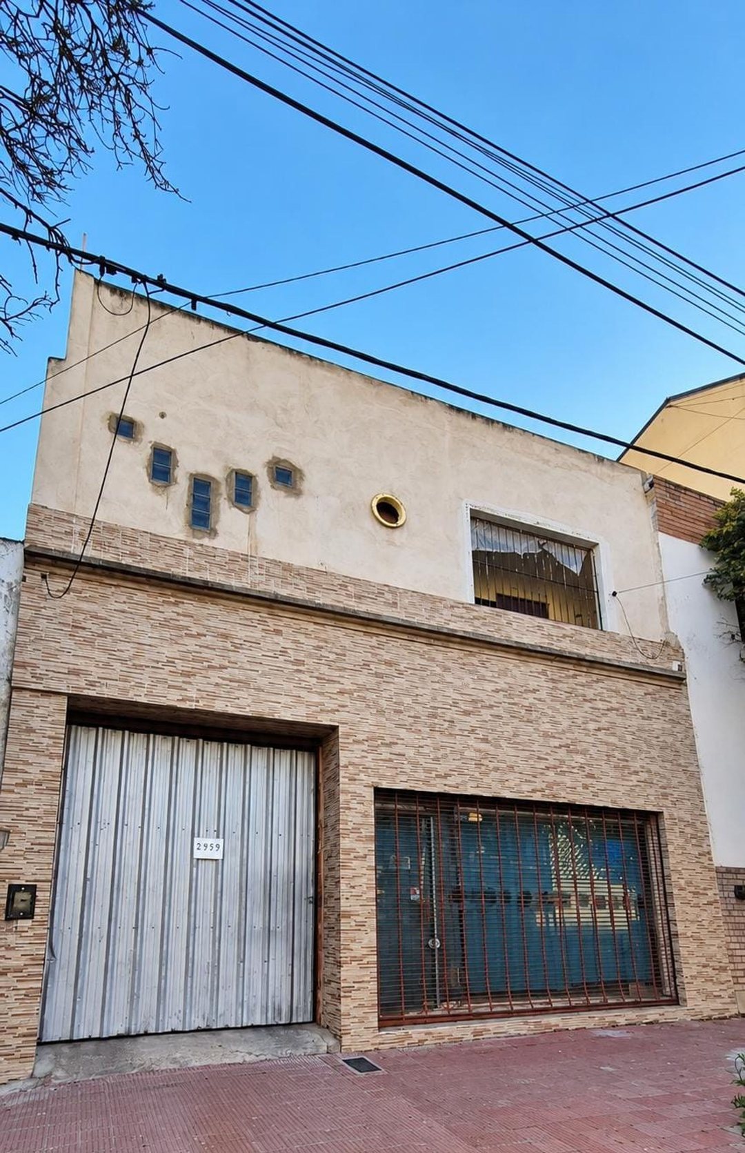 TRIPLEX GALPON Y LOCAL COMERCIAL EN ALTO ALBERDI