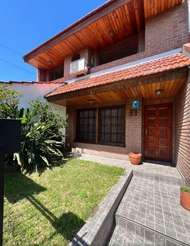 Casa dúplex en venta en Valentín Alsina