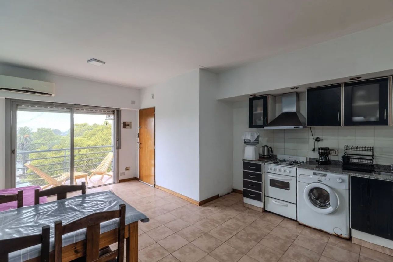 Departamento en venta en Remedios de Escalada, Avenida Hipólito Yrigoyen 6300