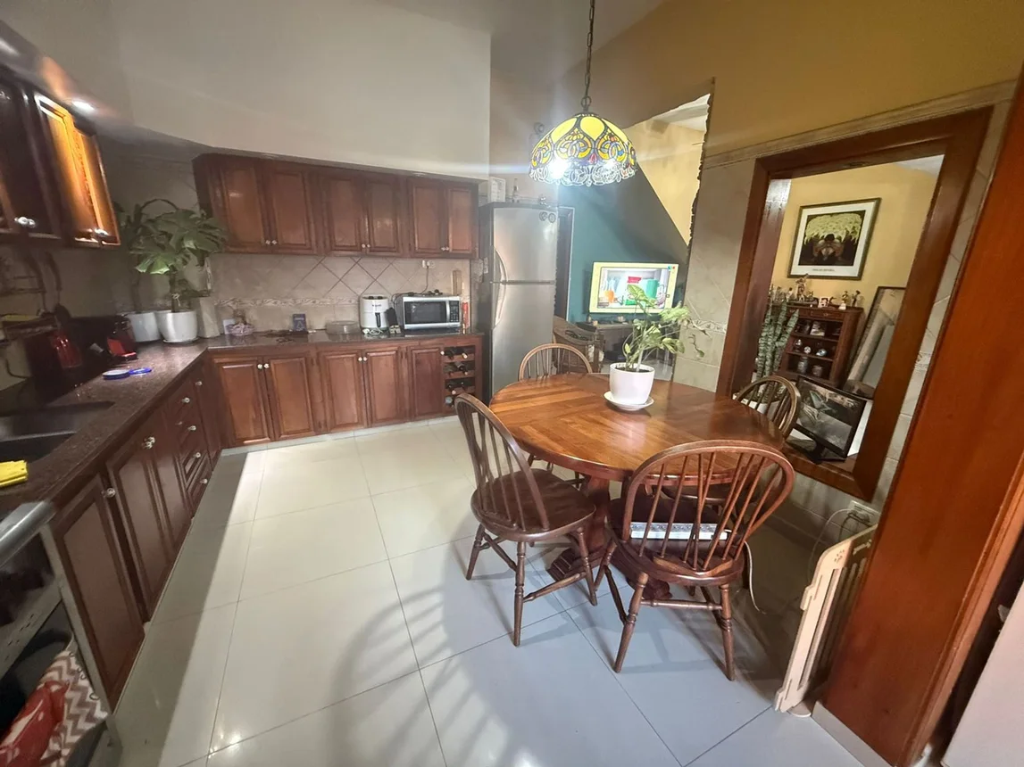 Casa de 5 ambientes en venta en Villa Luzuriaga, Zapiola 900, foto 3