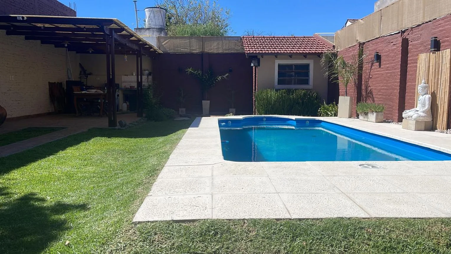 Casa de 5 ambientes en venta en Villa Luzuriaga, Zapiola 900