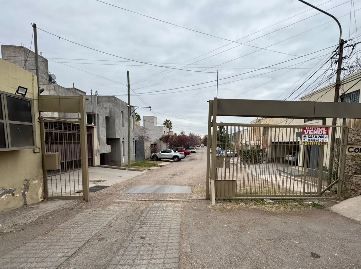 Casa en venta en Guaymallén, foto 2