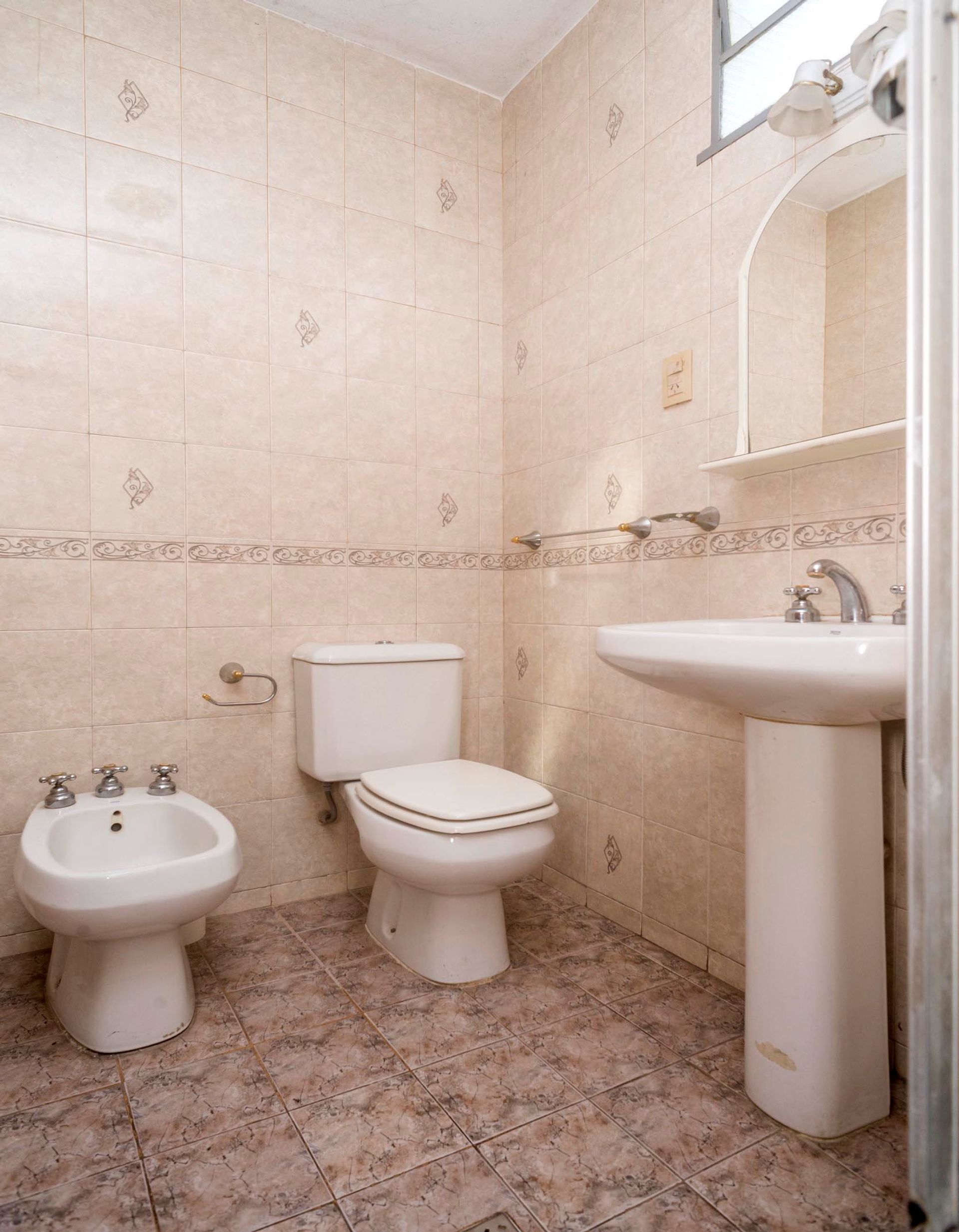 CASA 5 DORMITORIOS VENTA MACROCENTRO EN ESQUINA - foto 14
