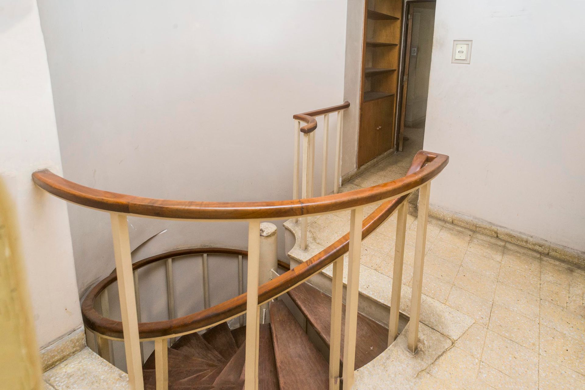 CASA 5 DORMITORIOS VENTA MACROCENTRO EN ESQUINA - foto 10
