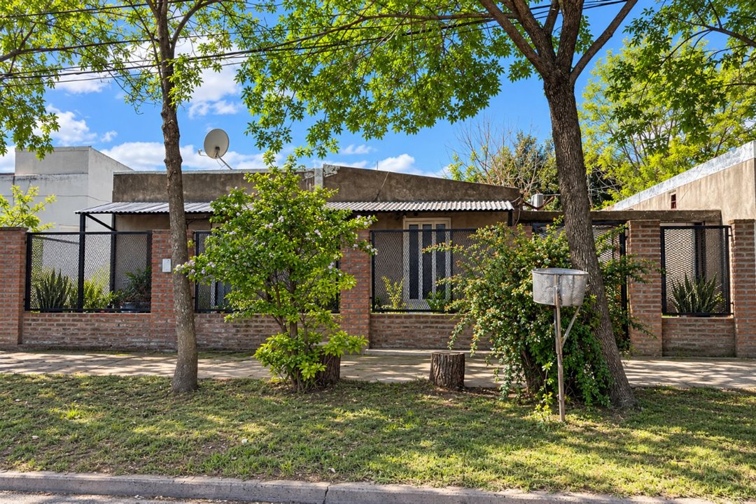 VENTA CASA CON AMPLIO TERRENO EN ACEBAL