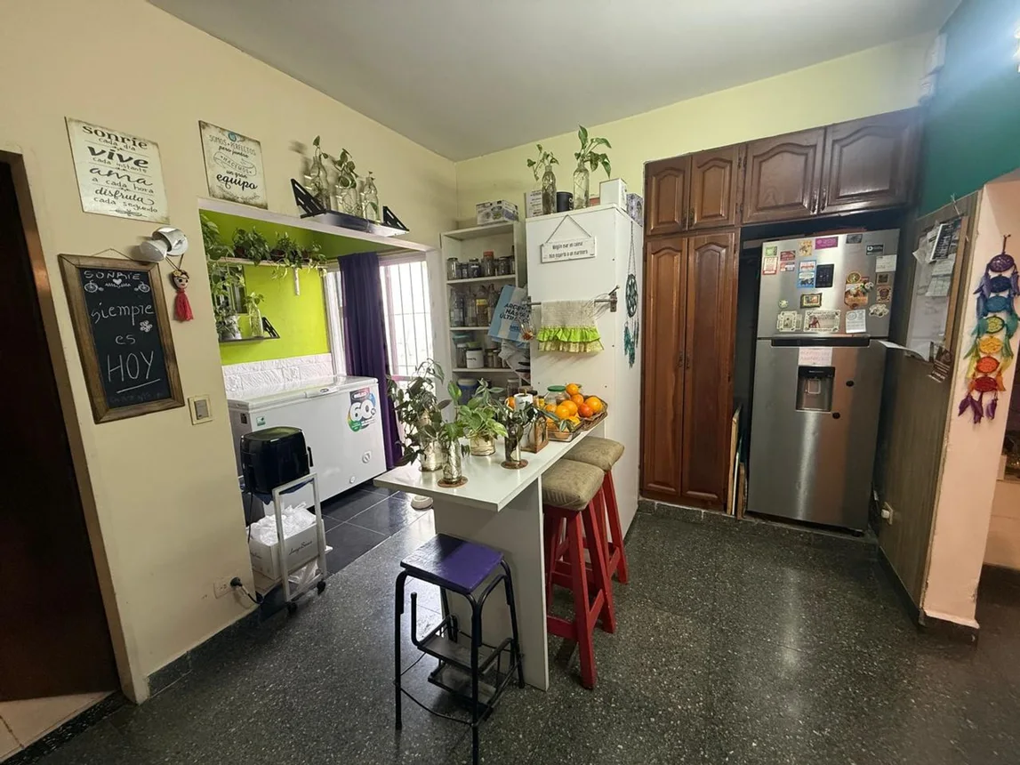PH de 4 ambientes en venta en Morón, Vicente Lopez 1200