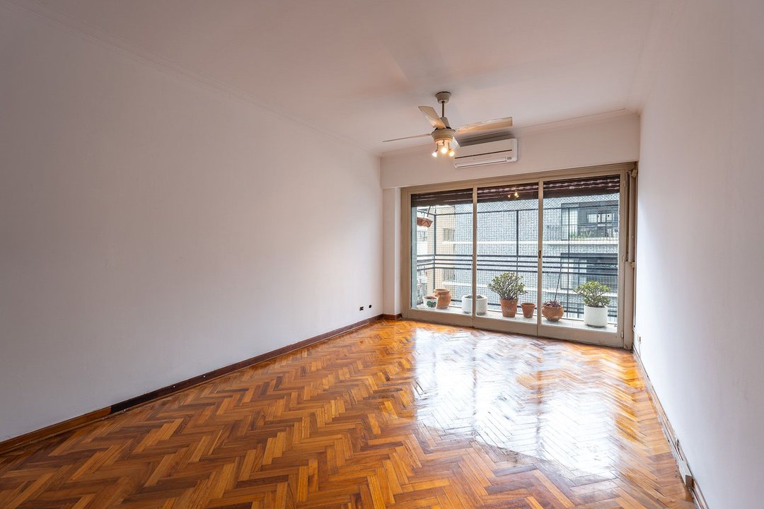 Venta semi piso 4 ambientes con balcon en Belgrano