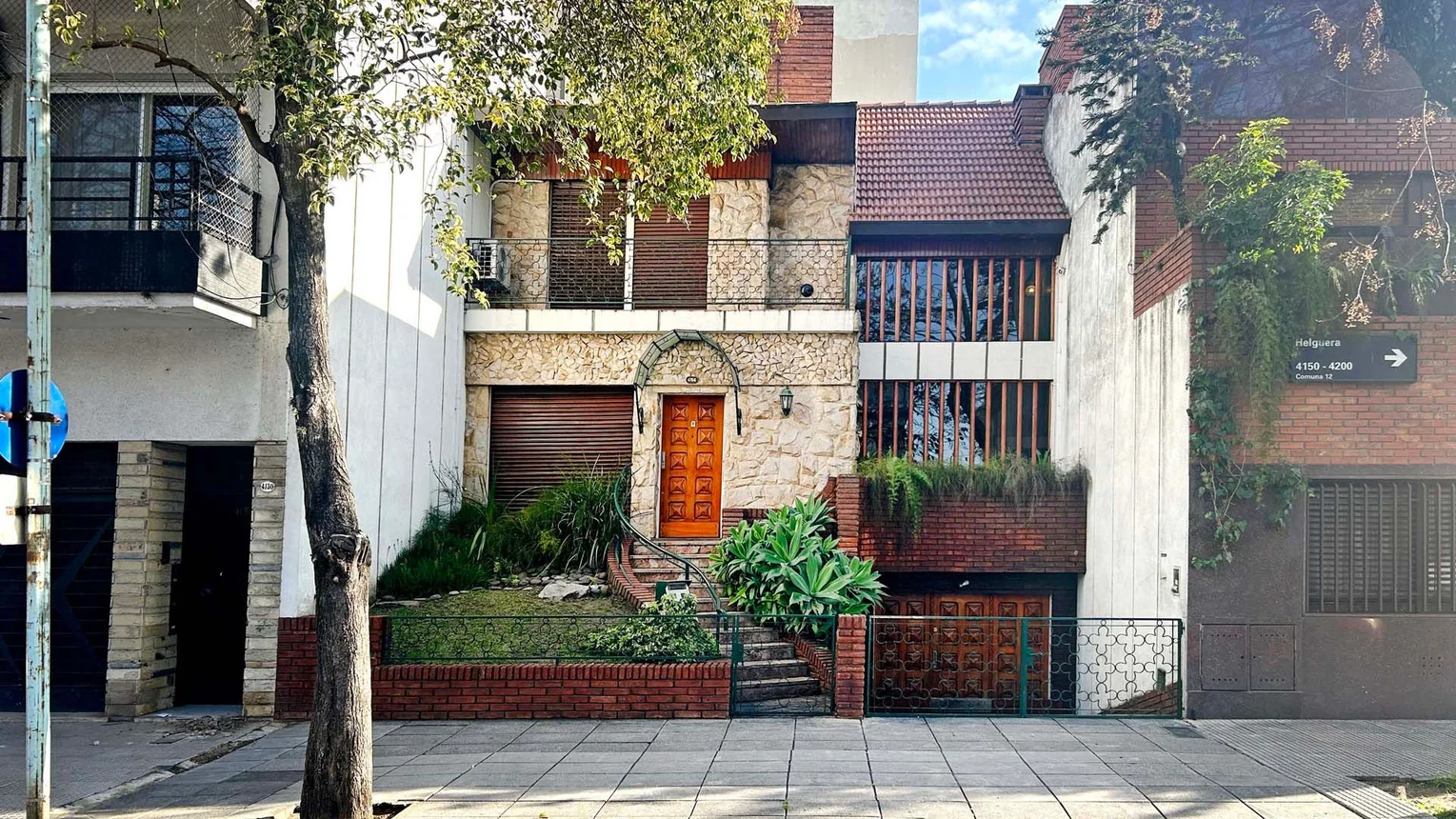 Casa de 5 ambientes en venta en Villa Pueyrredón, Helguera 4100, foto 2
