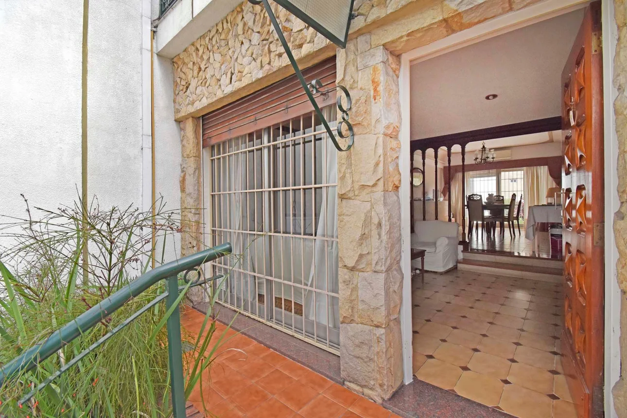 Casa de 5 ambientes en venta en Villa Pueyrredón, Helguera 4100, foto 3