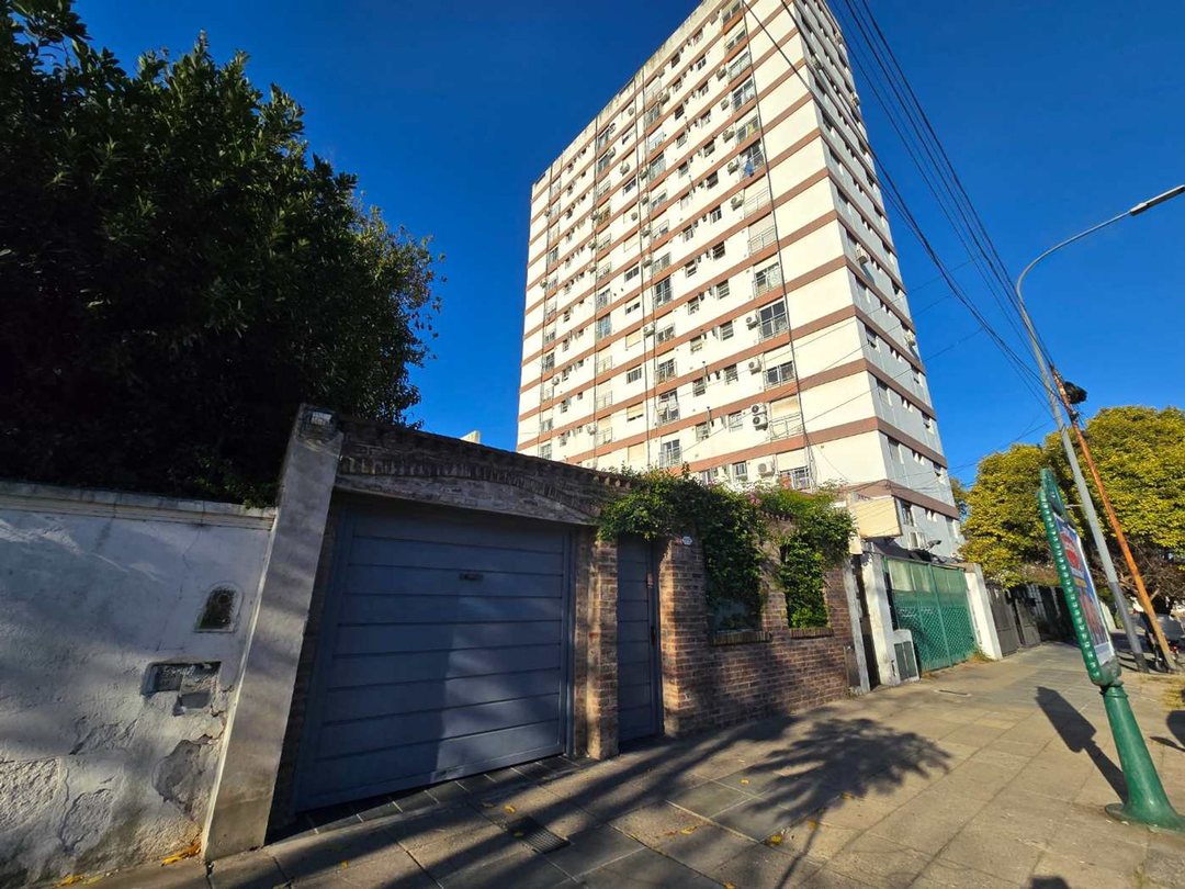 VENTA TERRENO SAAVEDRA. PARQUE SARMIENTO 8.66 X 32