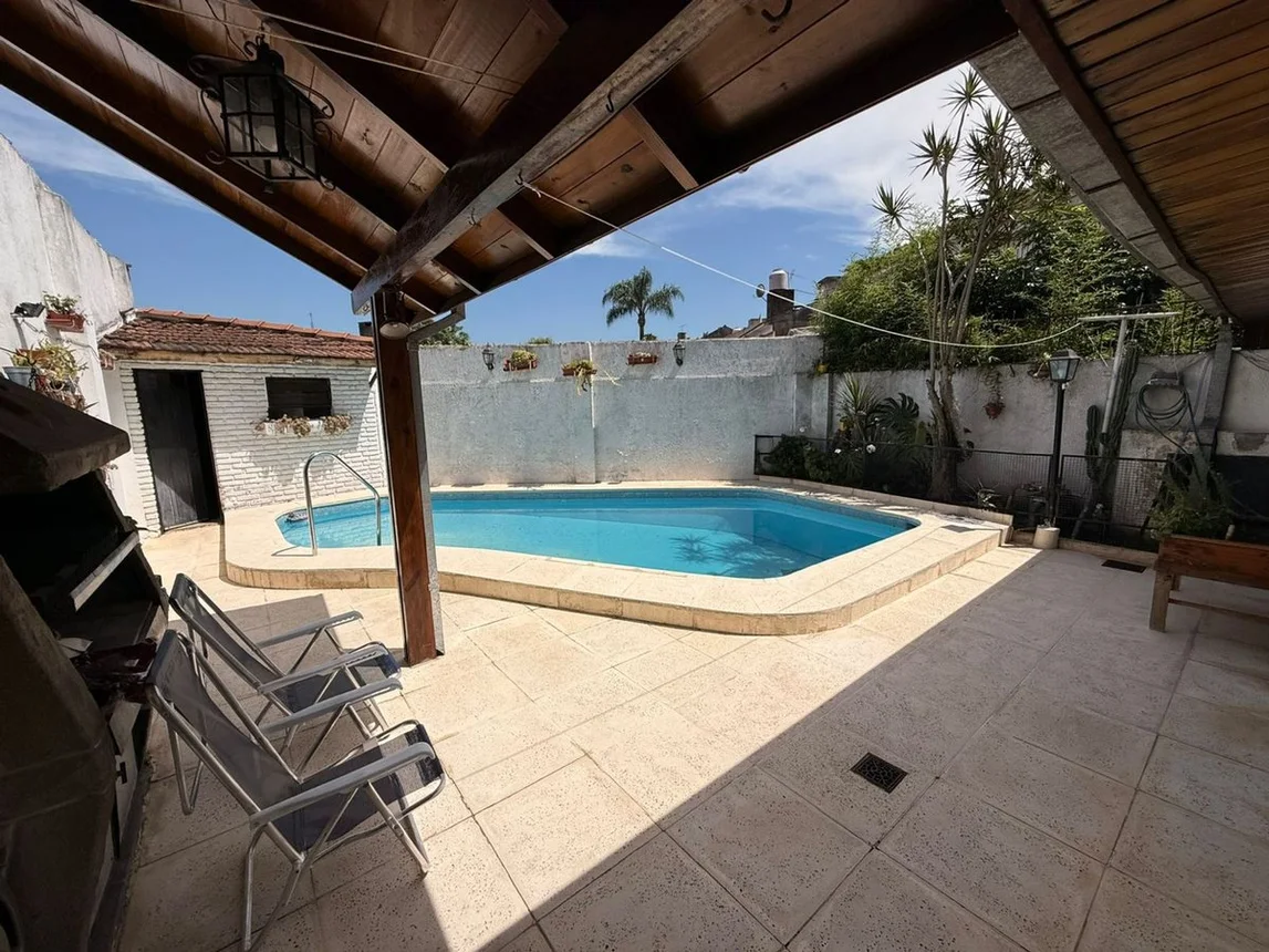 Casa dúplex de 4 ambientes en venta en Martínez, Dorrego 2700