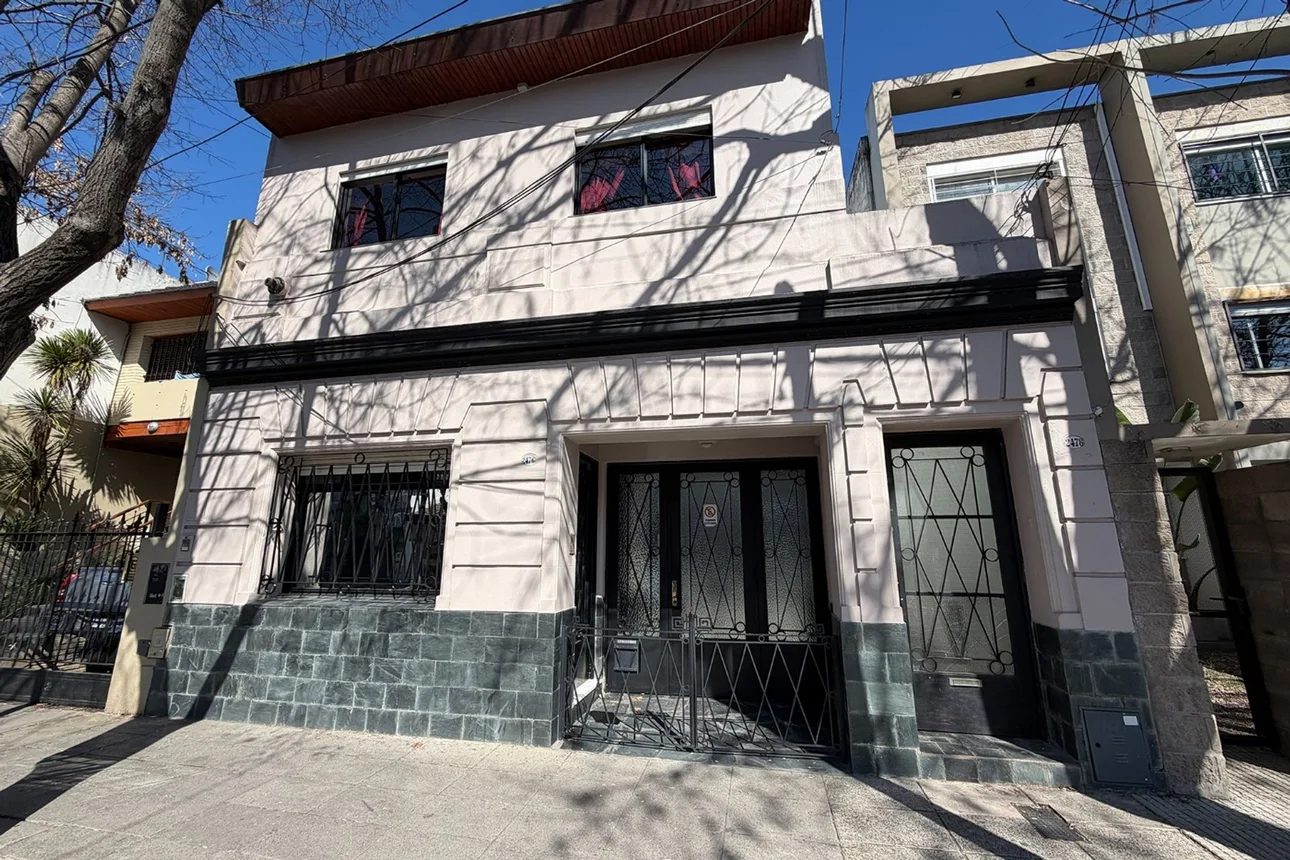 Casa de 5 ambientes en venta en Villa del Parque, Concordia 2400