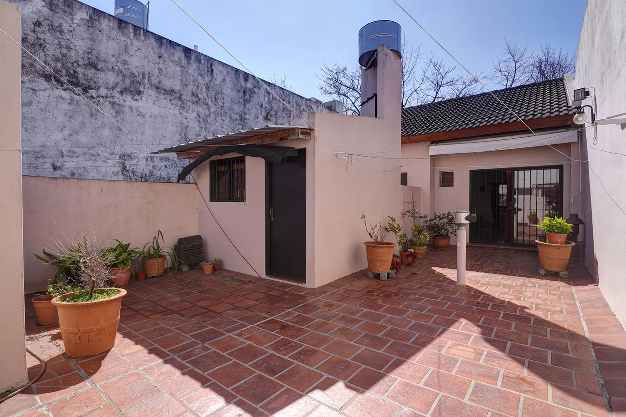 Casa de 5 ambientes en venta en Villa del Parque, Concordia 2400, foto 2
