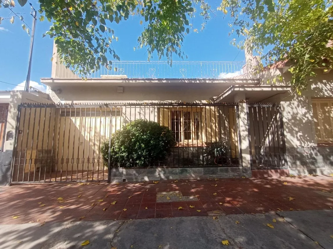Casa en venta en Guaymallén, foto 2