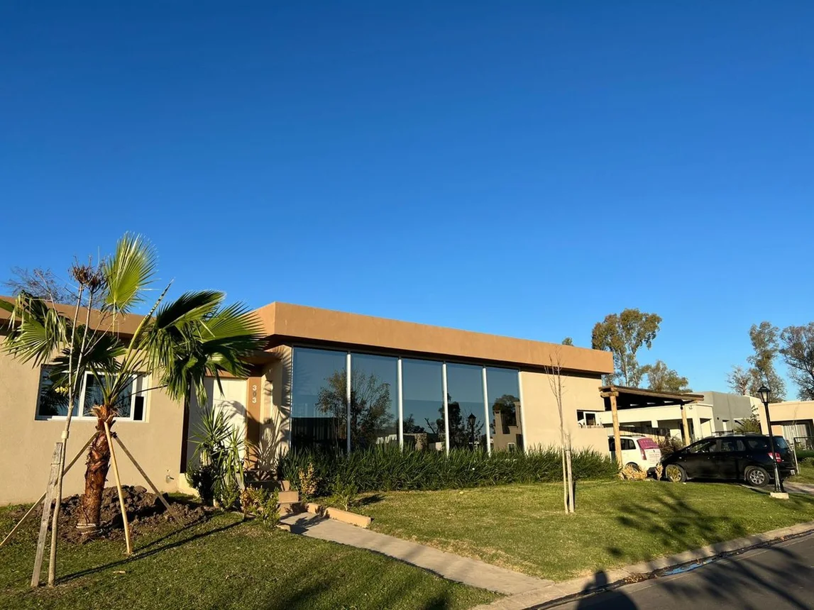Casa en venta en Pilar