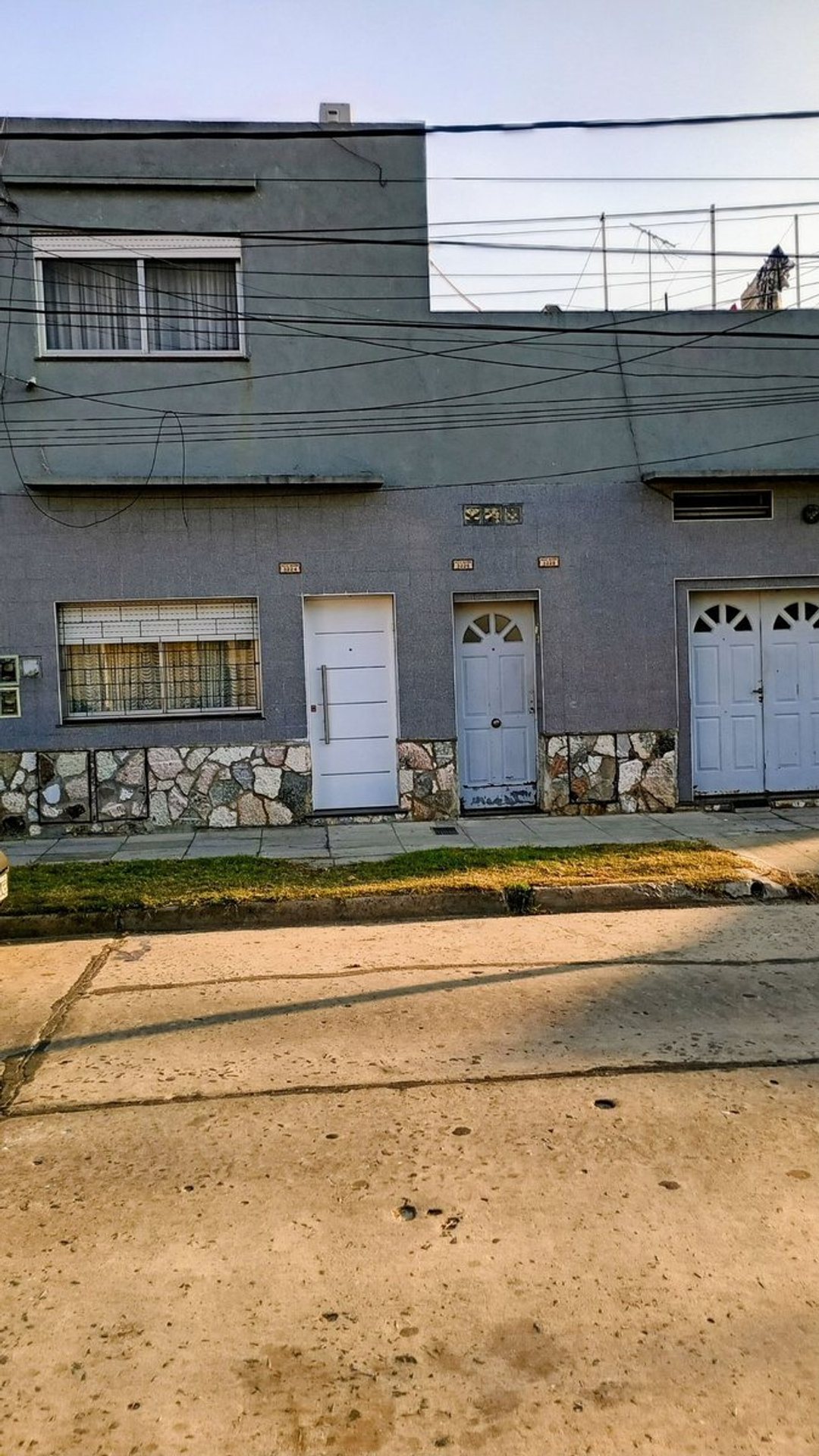 VENTA CASA MULTIFAMILIAR 4 PH. CON GARAGE OLIVOS