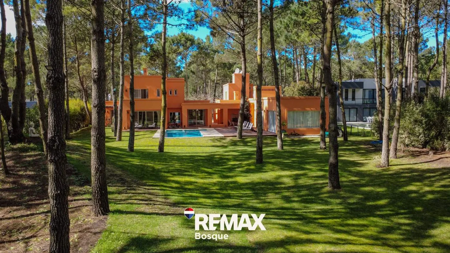 Casa en venta en Pinamar, foto 2