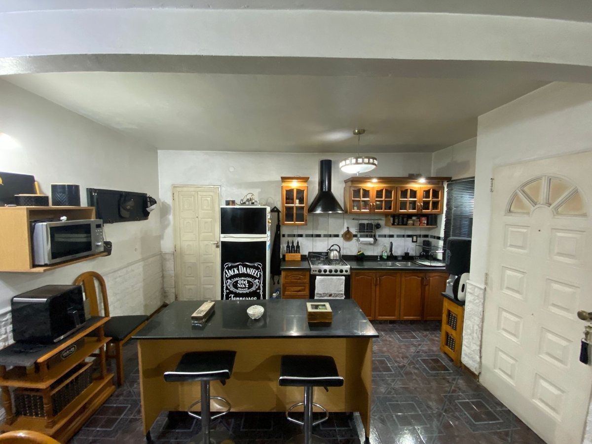 CASA EN VENTA LONGCHAMPS 4 AMBIENTES