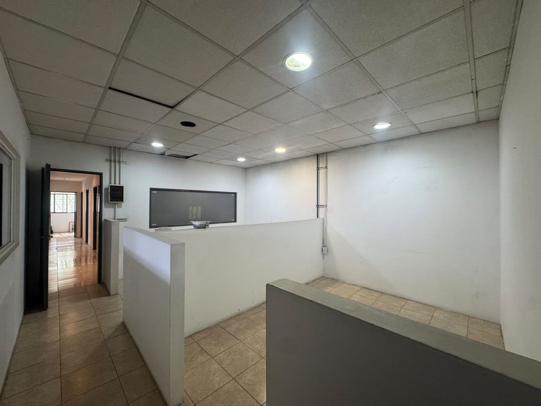 Galpon y oficinas en Alquiler en Florida, V. Lopez