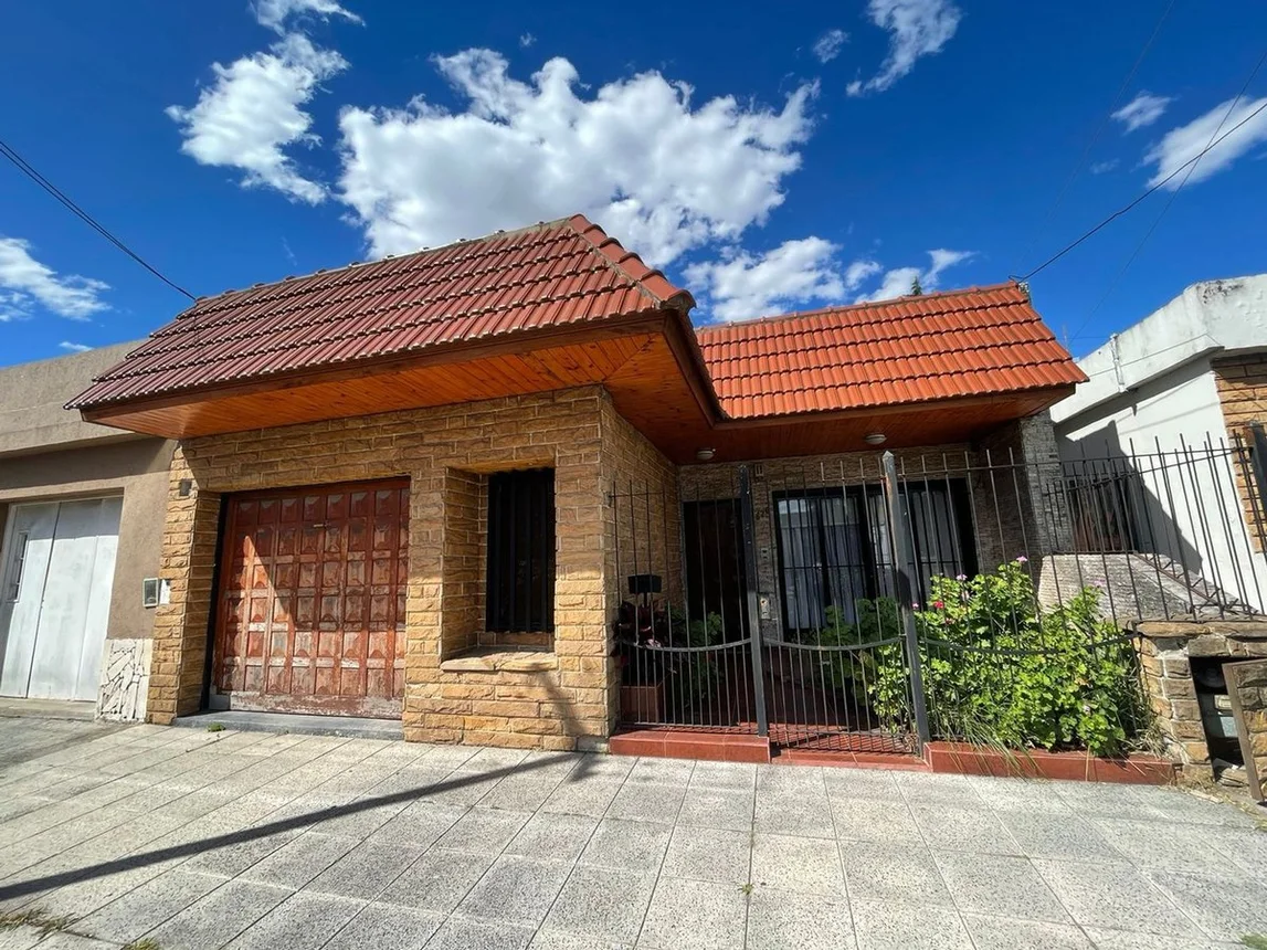 Casa de 3 ambientes en venta en San Justo, Rivera Indarte 2600