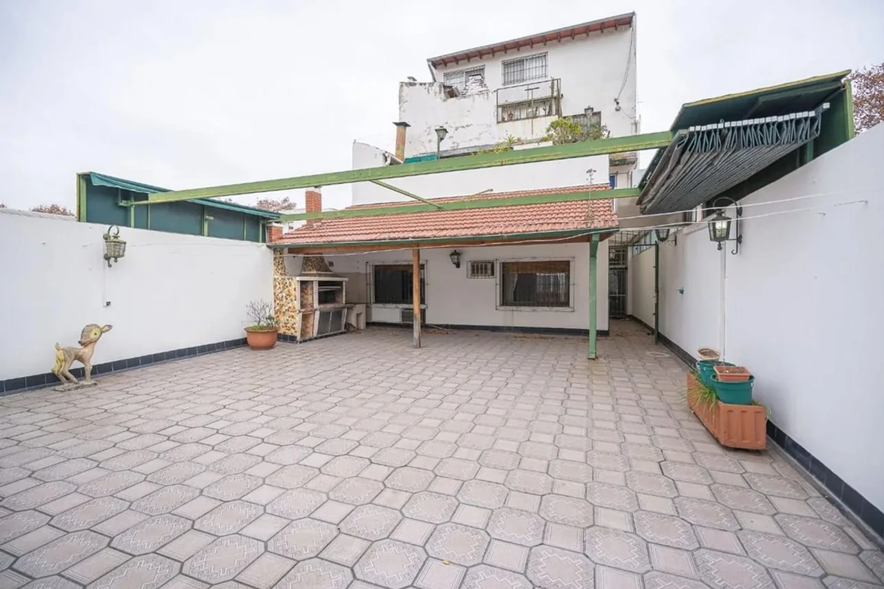 PH de 4 ambientes en venta en Parque Patricios, Avenida la Plata 2500