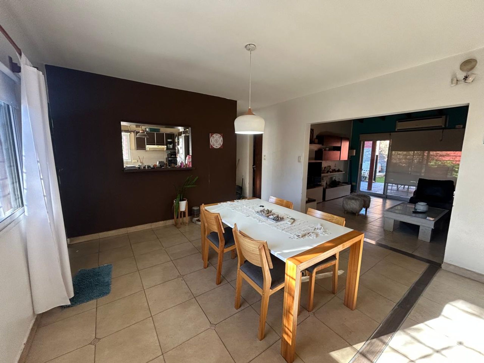 Foto 2 — VENTA CASA 4AMB ITUZAINGO PB PILETA COCHERA 400M2