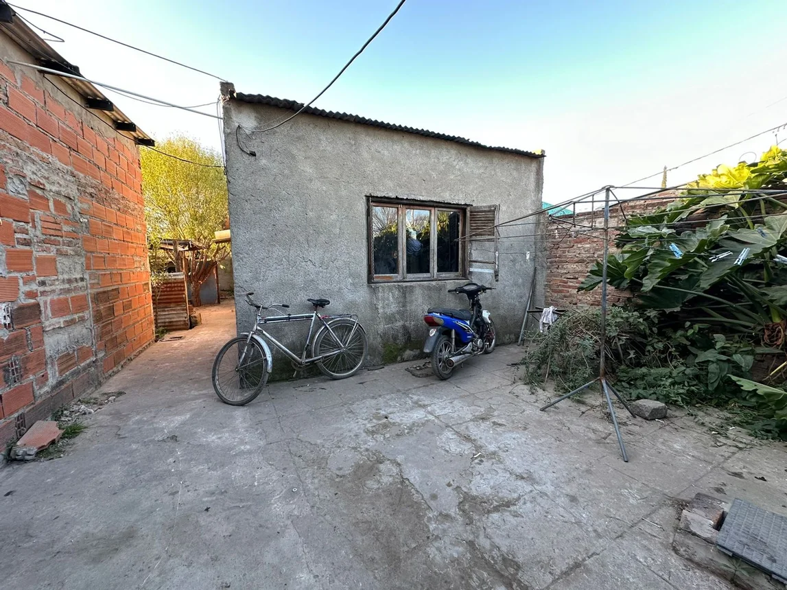 Casa de 3 ambientes en venta en Santa Fe, Padre Genesio 4500