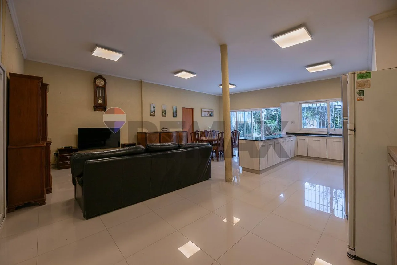 Casa de 8 ambientes en venta en Parque Avellaneda, Remedios 3300, foto 4