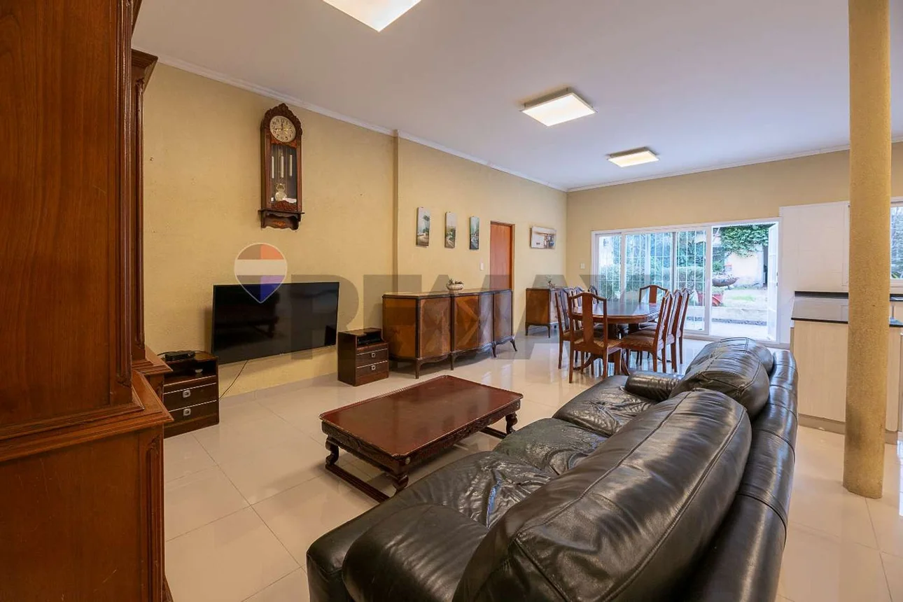 Casa de 8 ambientes en venta en Parque Avellaneda, Remedios 3300, foto 3