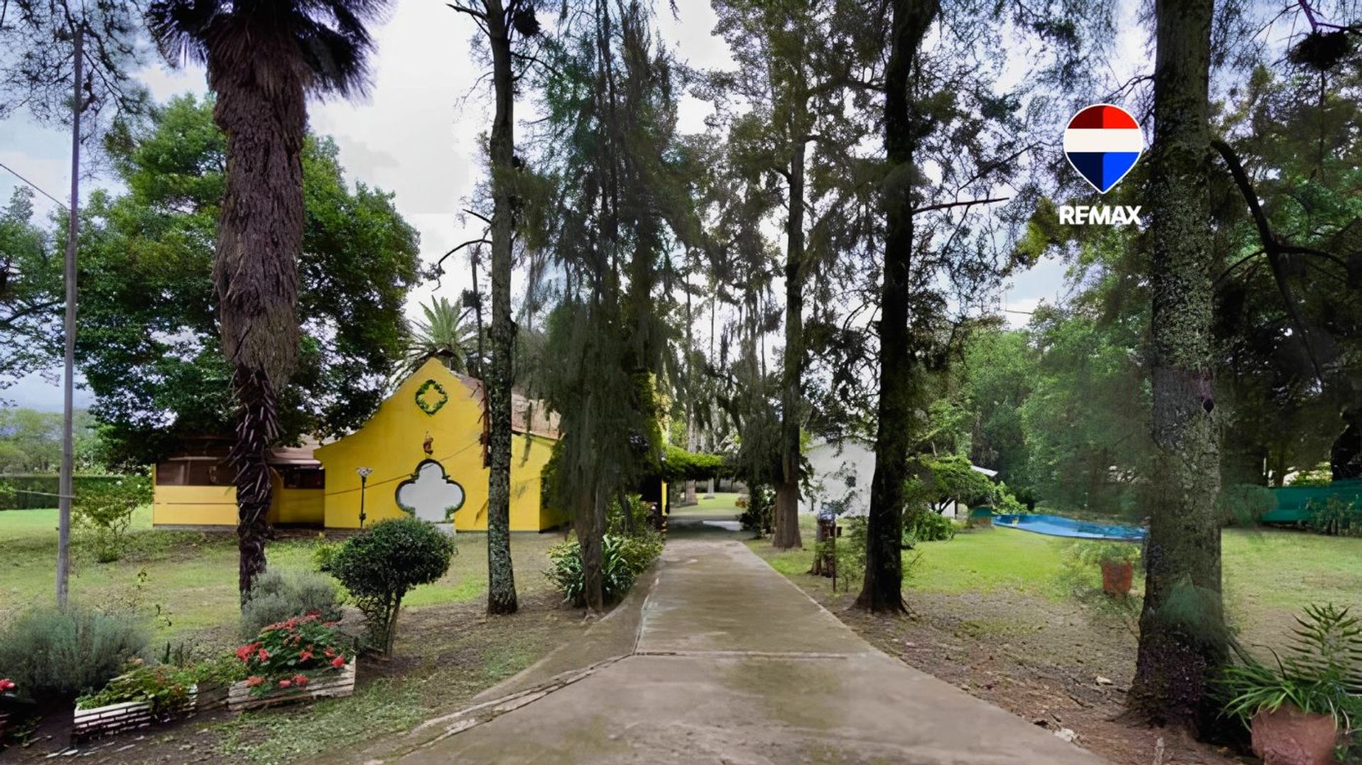 CASA EN VENTA CON TERRENO 1 HECTAREA RUTA 68 - foto 1