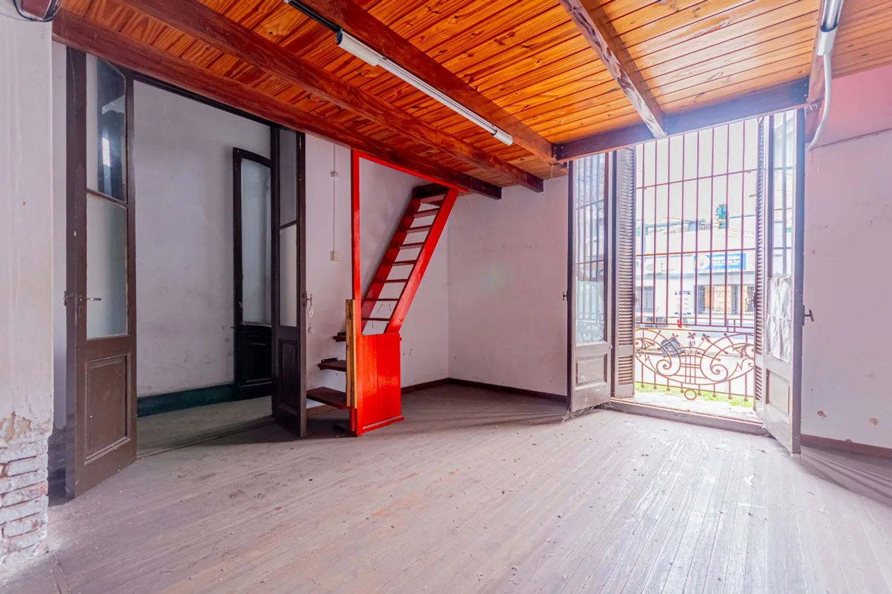 Venta casa antigua en PH a reciclar zona abasto, foto 1
