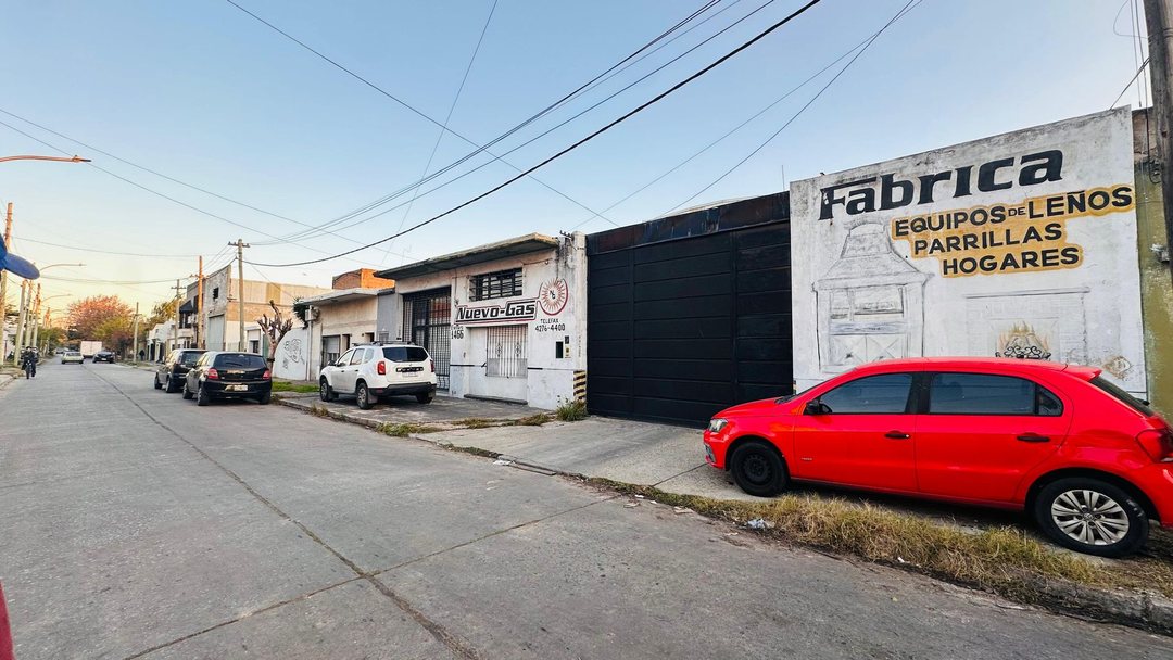 VENTA GALPON ESCALADA LANUS 1300 M2 LOCAL OFICINA
