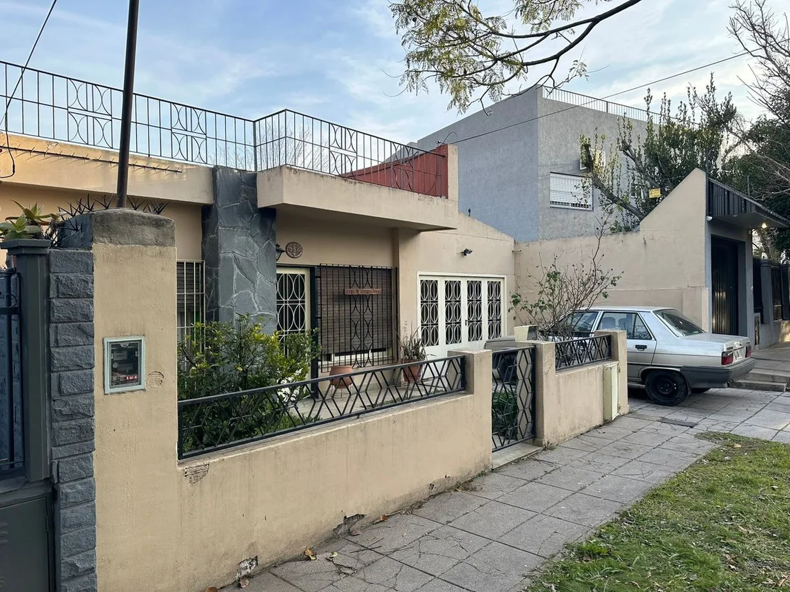Venta casa 4 ambientes cochera lote ppio ituzaingo, foto 1