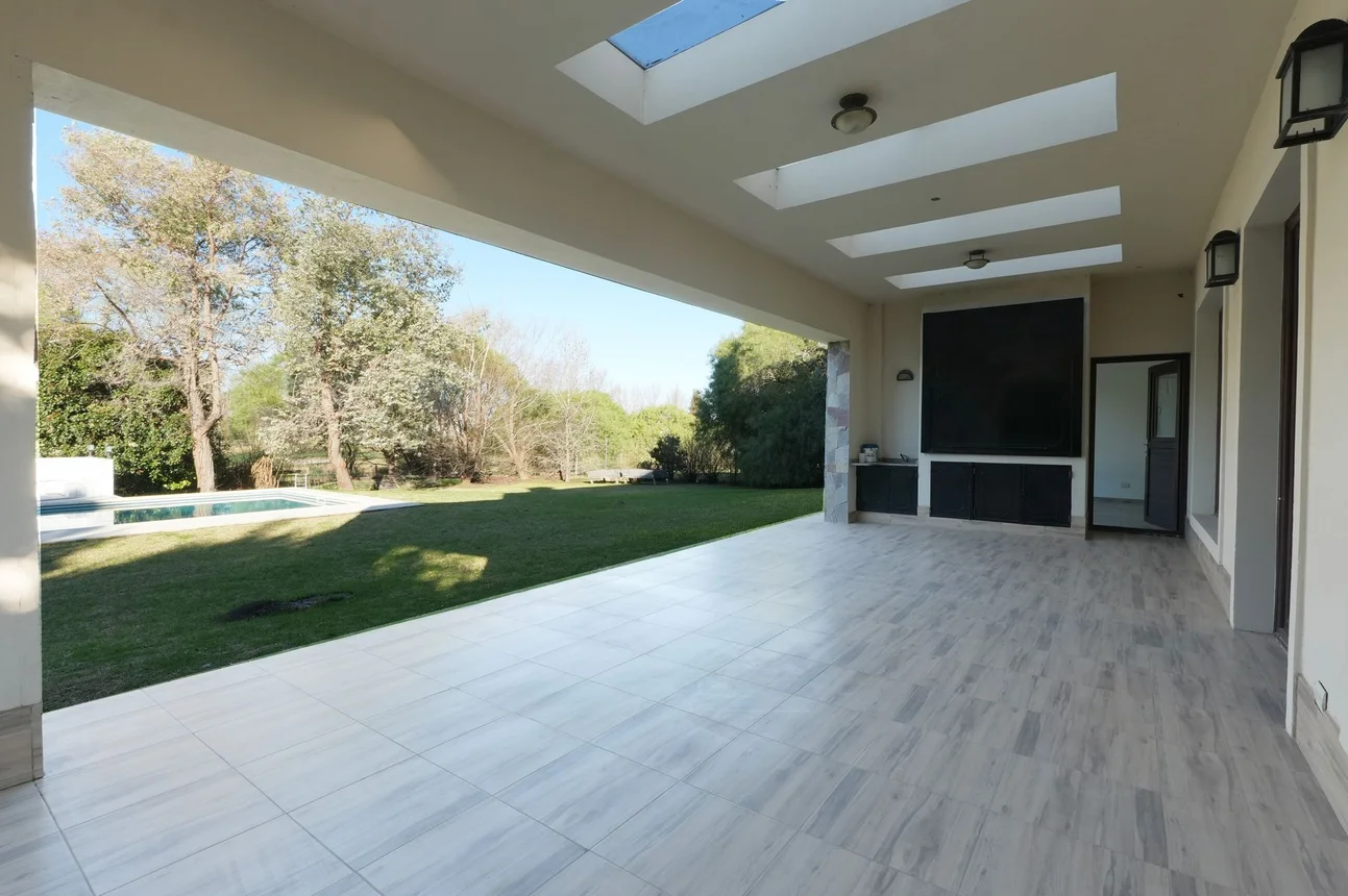 Casa en venta en Pilar, foto 3
