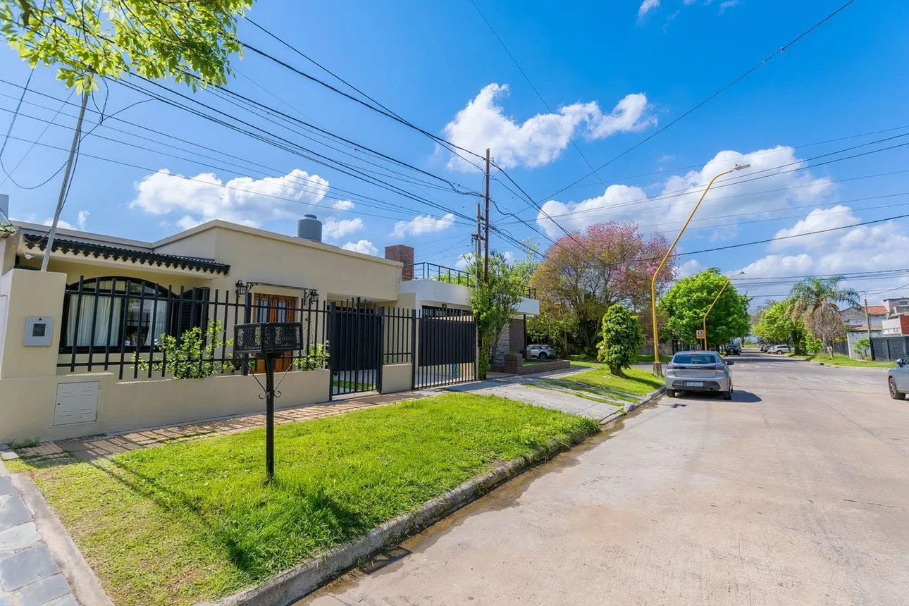 Casa de 4 ambientes en venta en Santa Fe, Llerena 800, foto 2